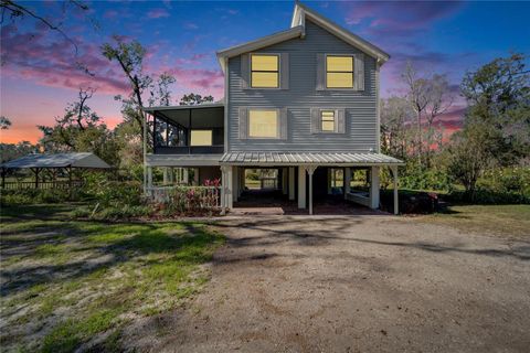 A home in PLANT CITY