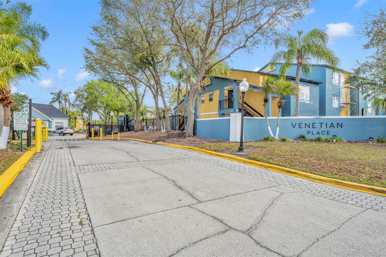 VENETIAN PLACE - Residential