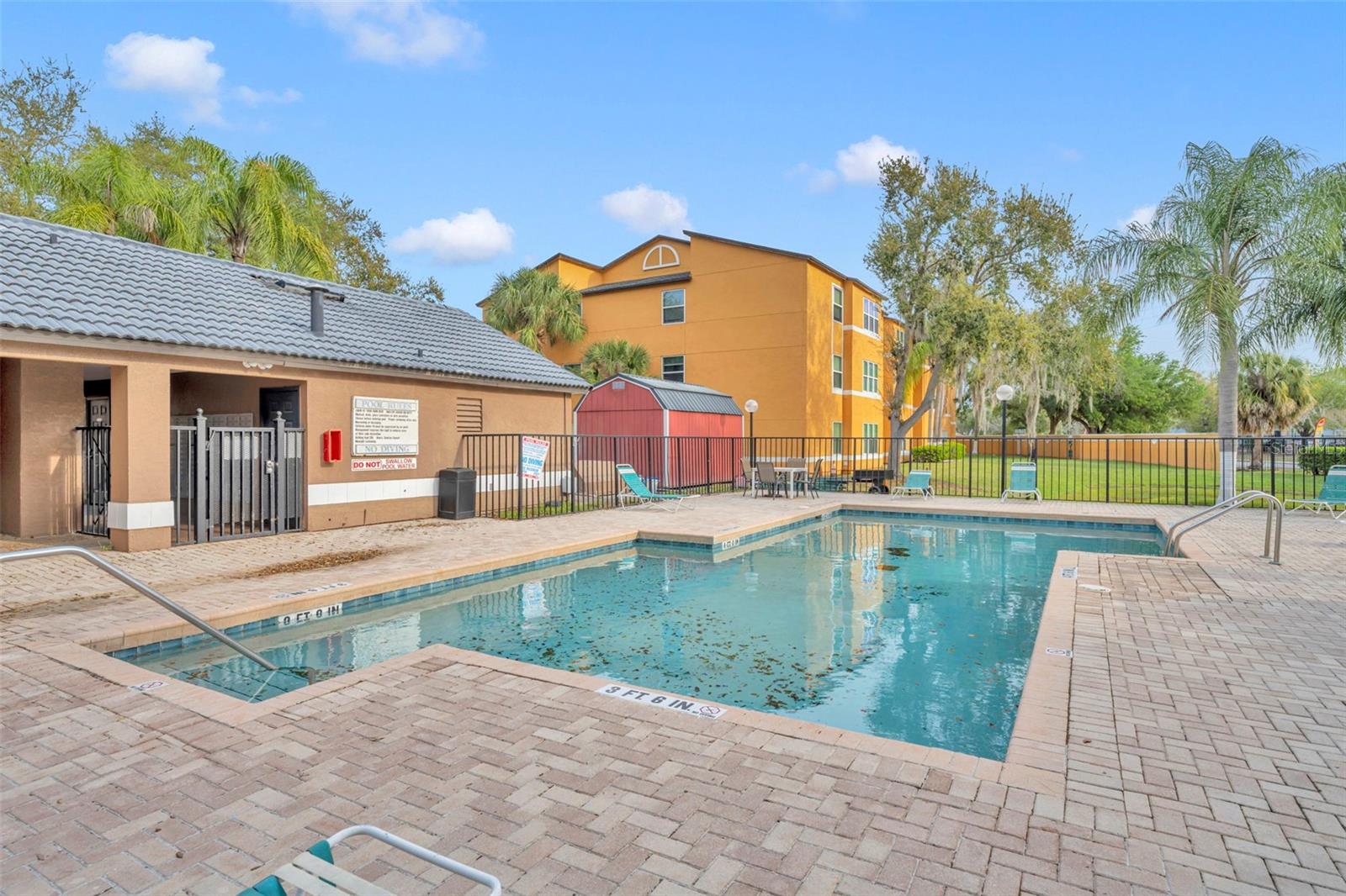 VENETIAN PLACE - Residential