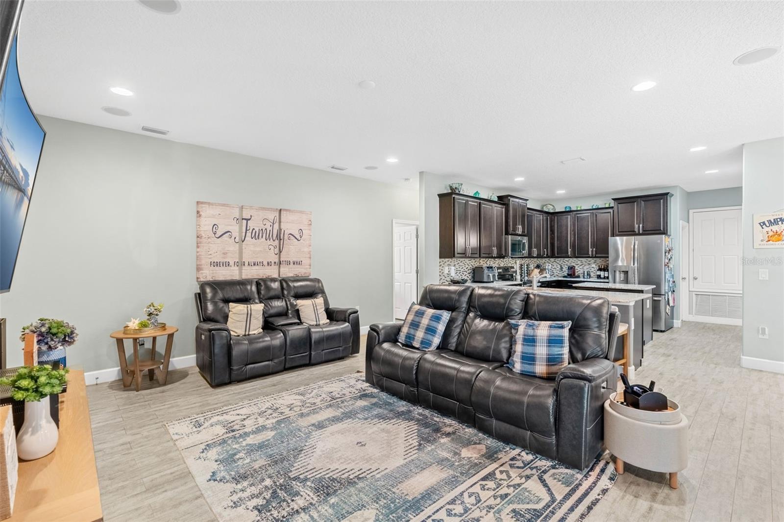 SAWGRASS LAKES PHASE TWO B - Residential