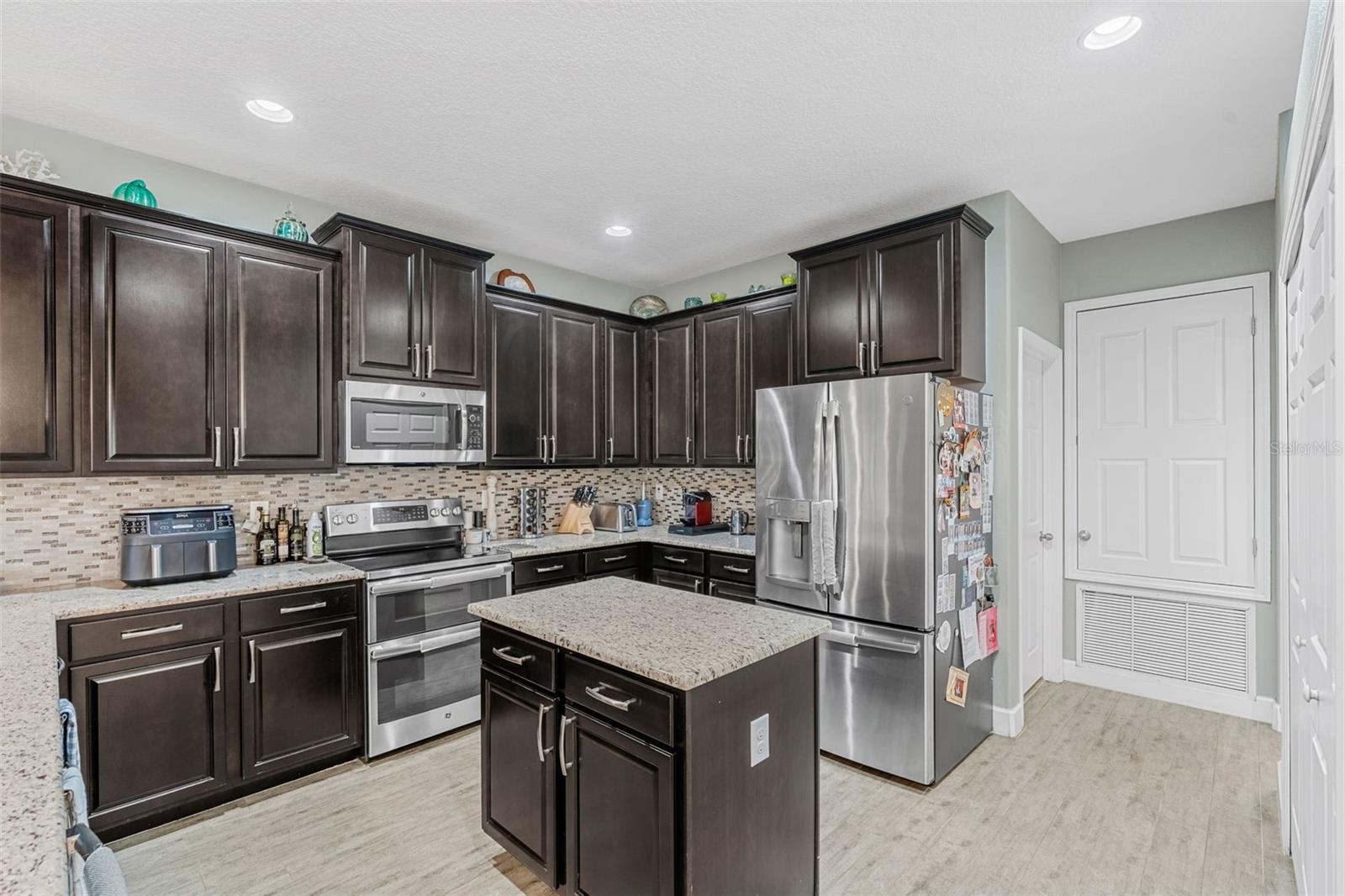 SAWGRASS LAKES PHASE TWO B - Residential