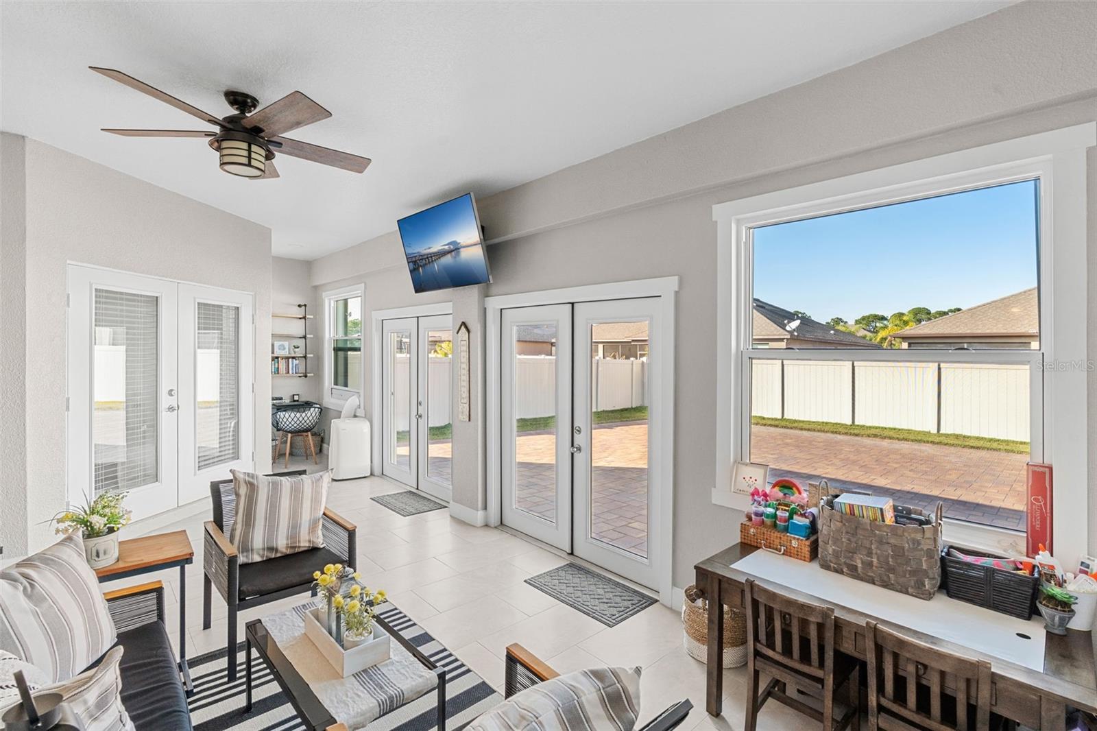 SAWGRASS LAKES PHASE TWO B - Residential