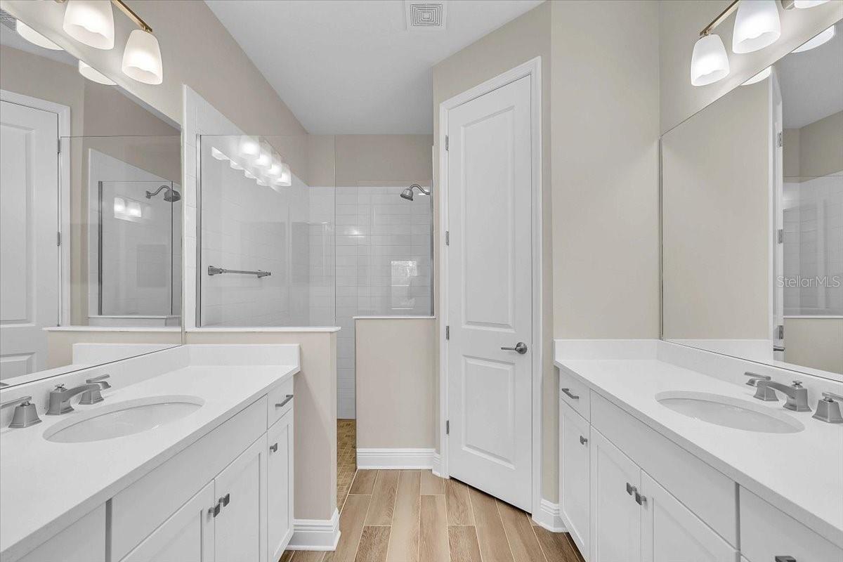 WYSTERIA-WELLEN PARK VILLAGE F-4 - Residential Lease