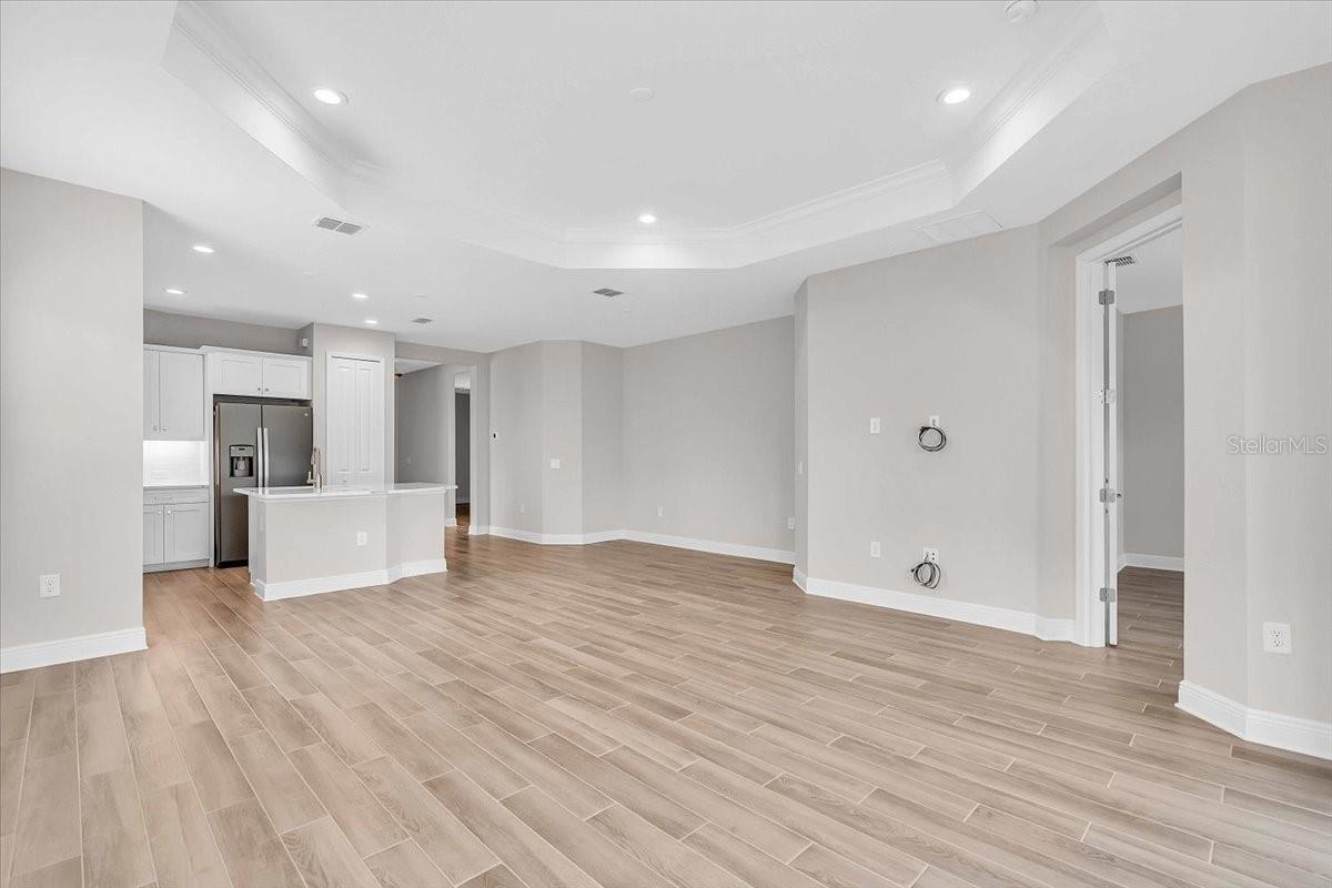 WYSTERIA-WELLEN PARK VILLAGE F-4 - Residential Lease