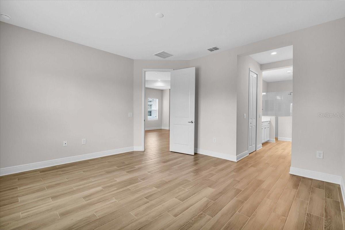 WYSTERIA-WELLEN PARK VILLAGE F-4 - Residential Lease