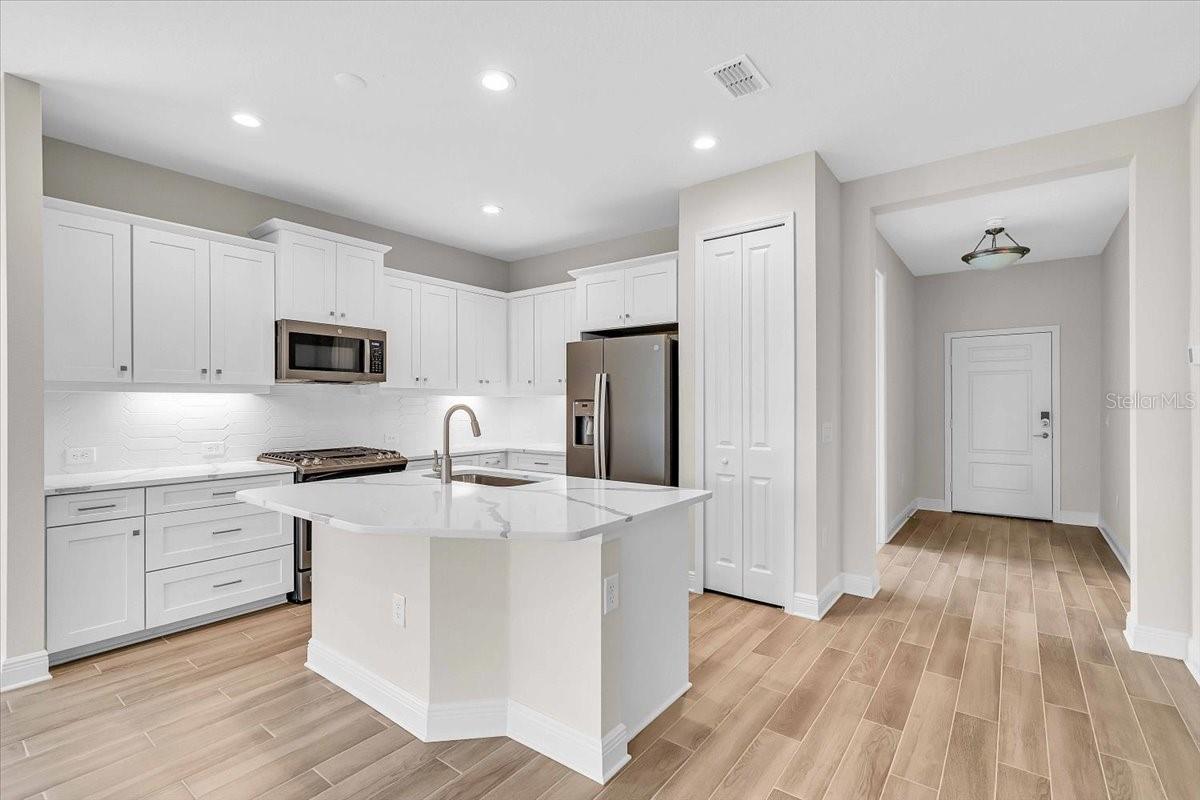 WYSTERIA-WELLEN PARK VILLAGE F-4 - Residential Lease