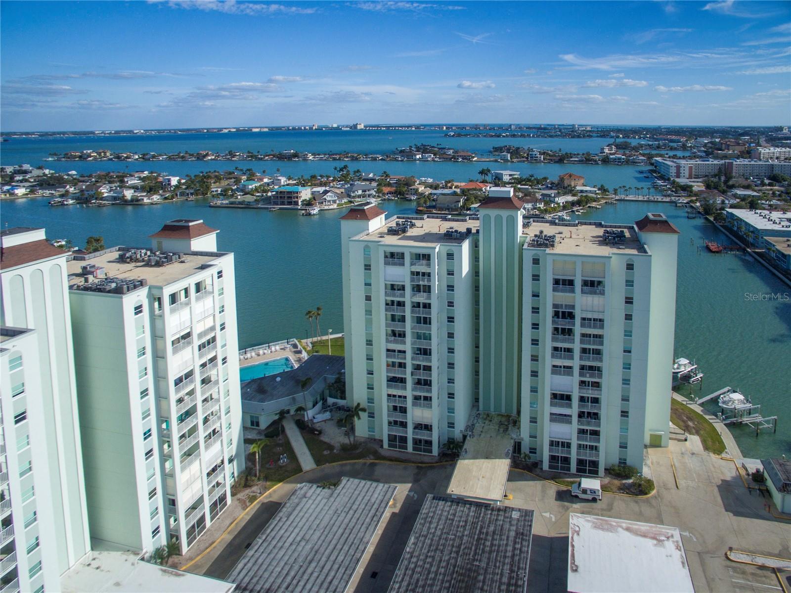 THREE PALMS POINTE CONDO - Residential