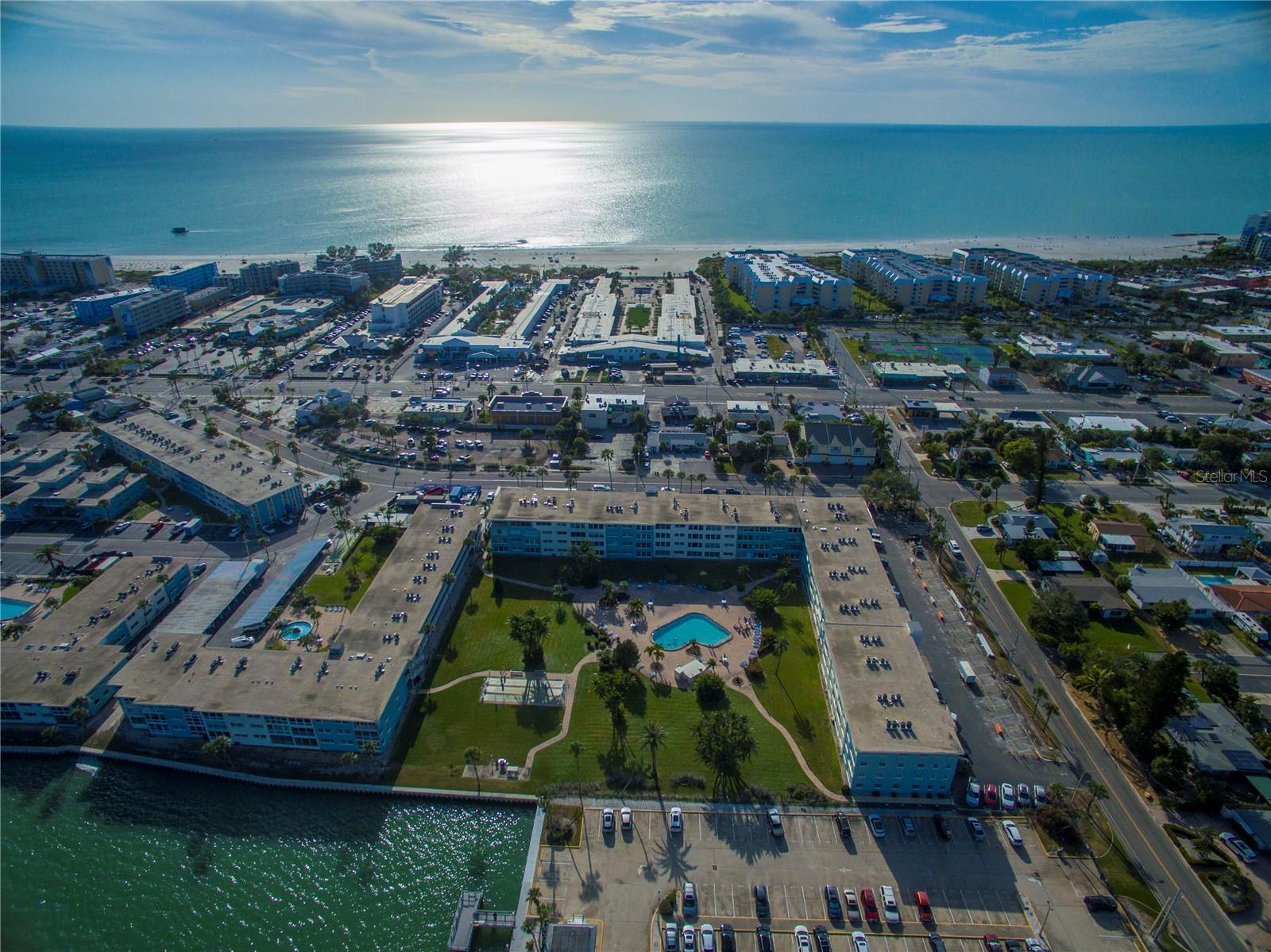 THREE PALMS POINTE CONDO - Residential