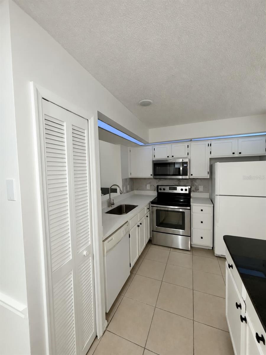 Photo of 14307 Island Cove Drive, Orlando, FL 32824 (MLS # S5159208)