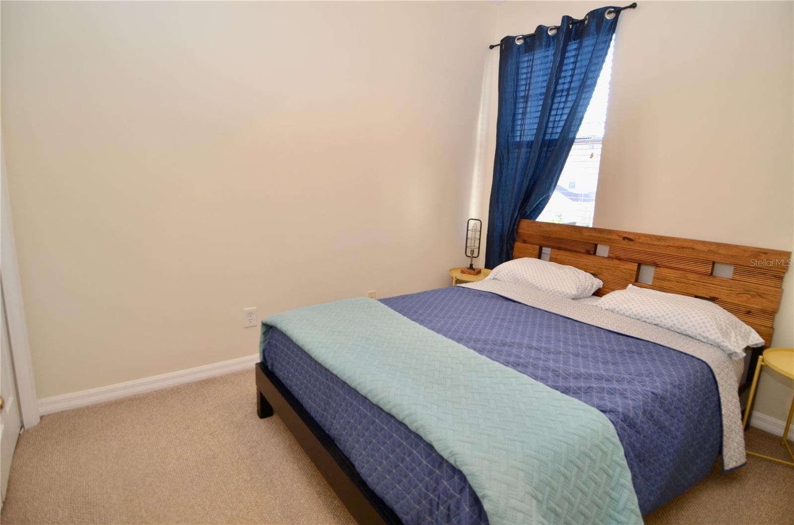 TOWNS AT LAKESIDE - Residential