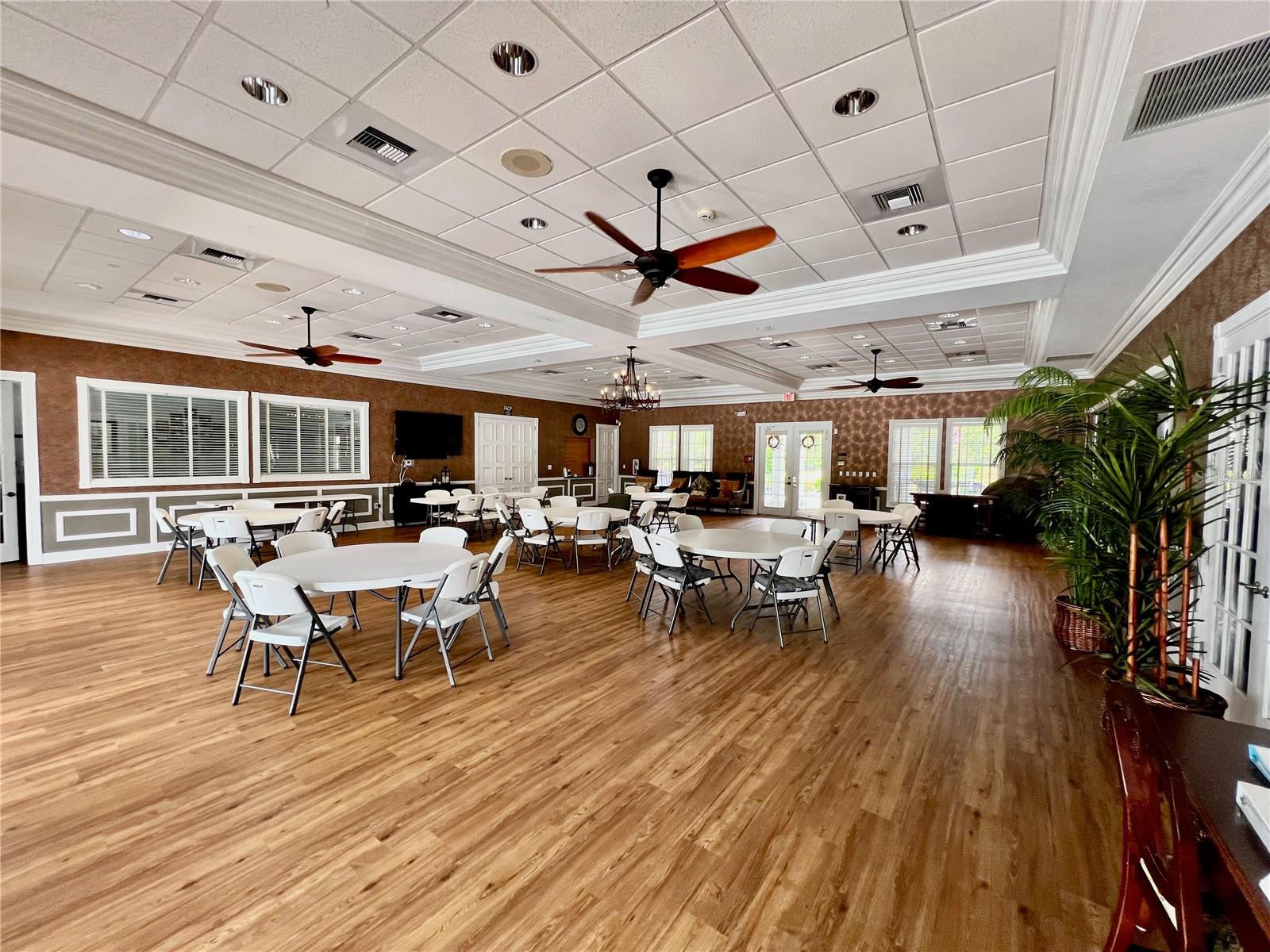 TOWNS AT LAKESIDE - Residential