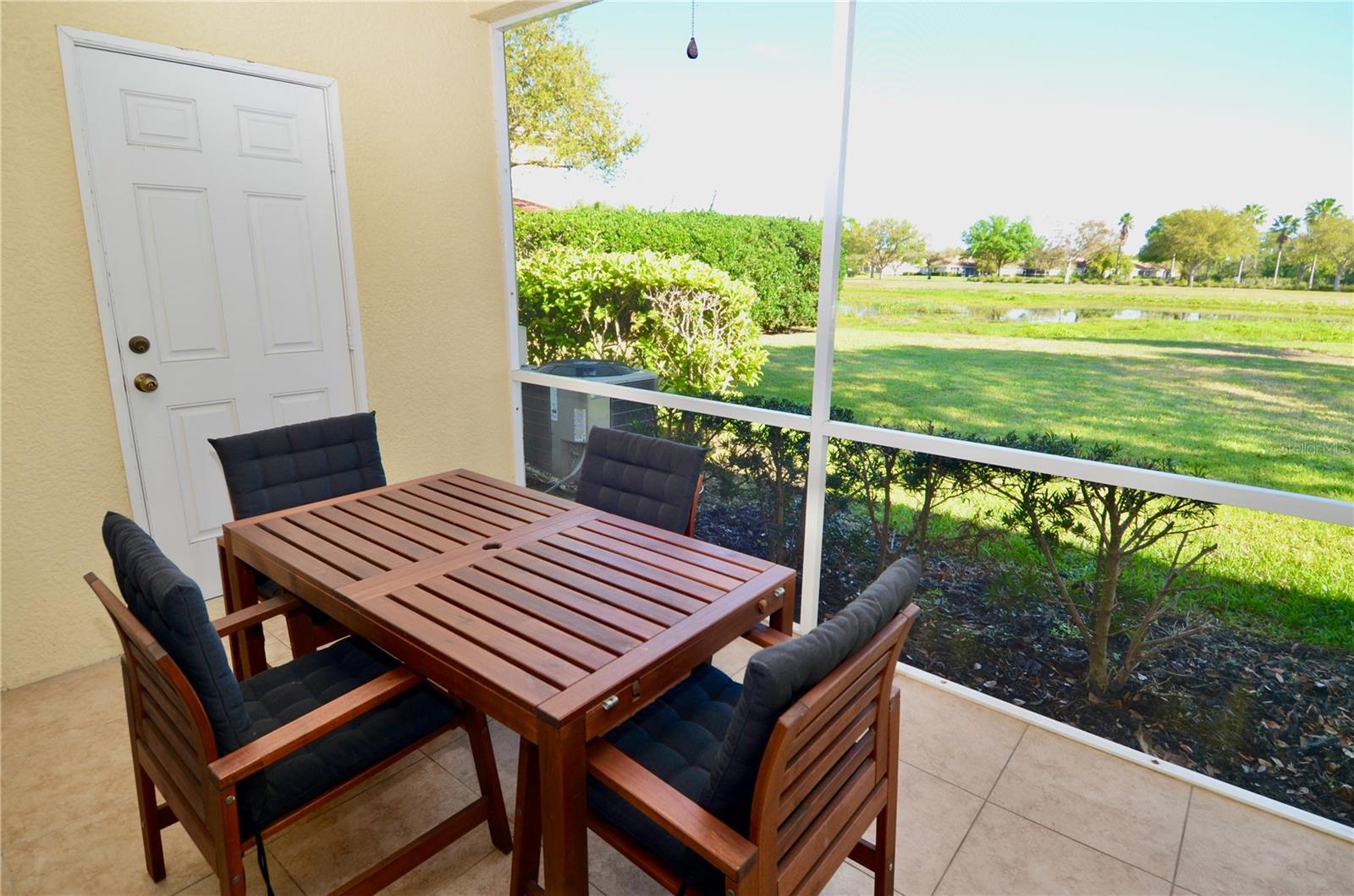 TOWNS AT LAKESIDE - Residential