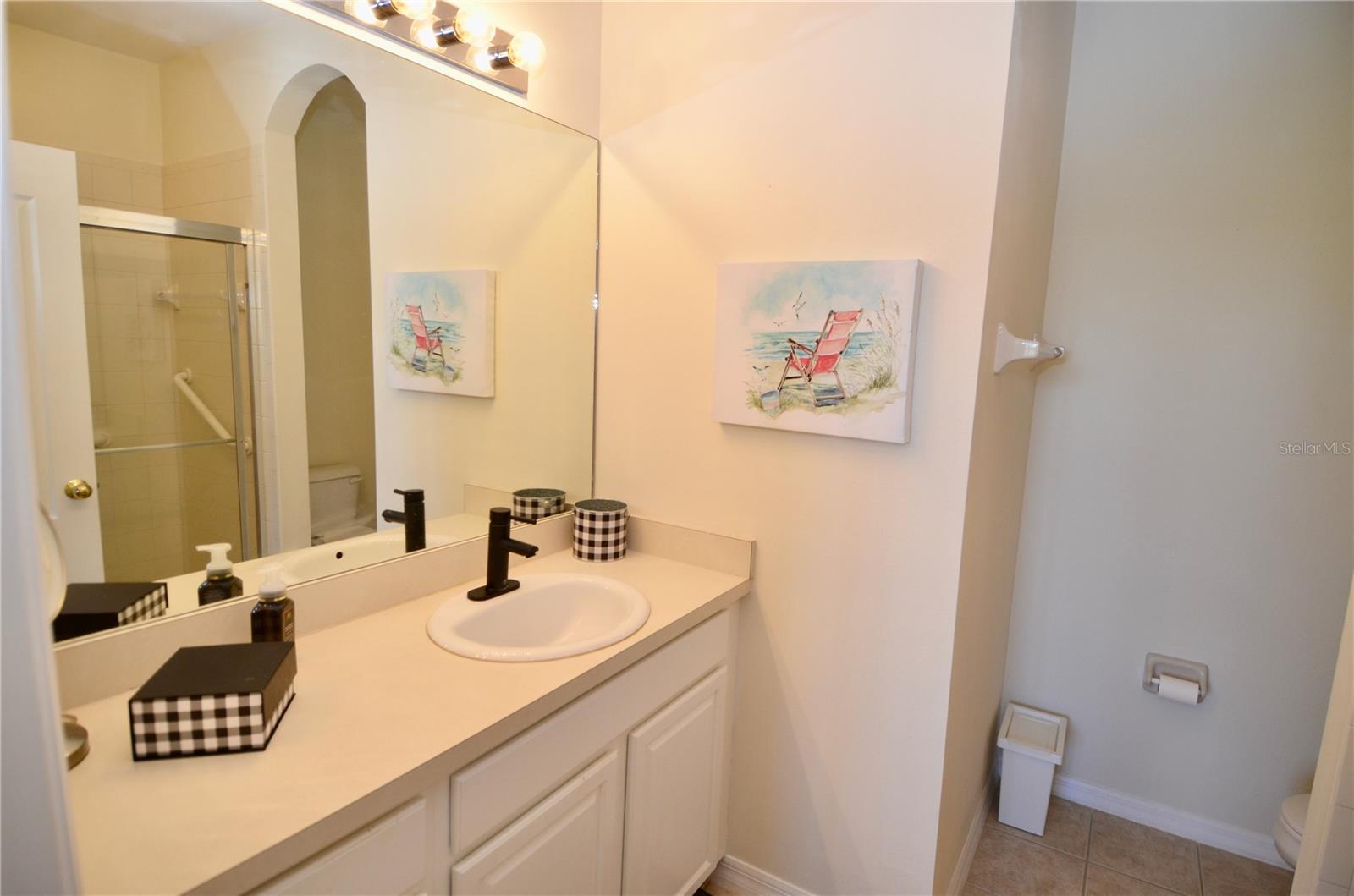 TOWNS AT LAKESIDE - Residential