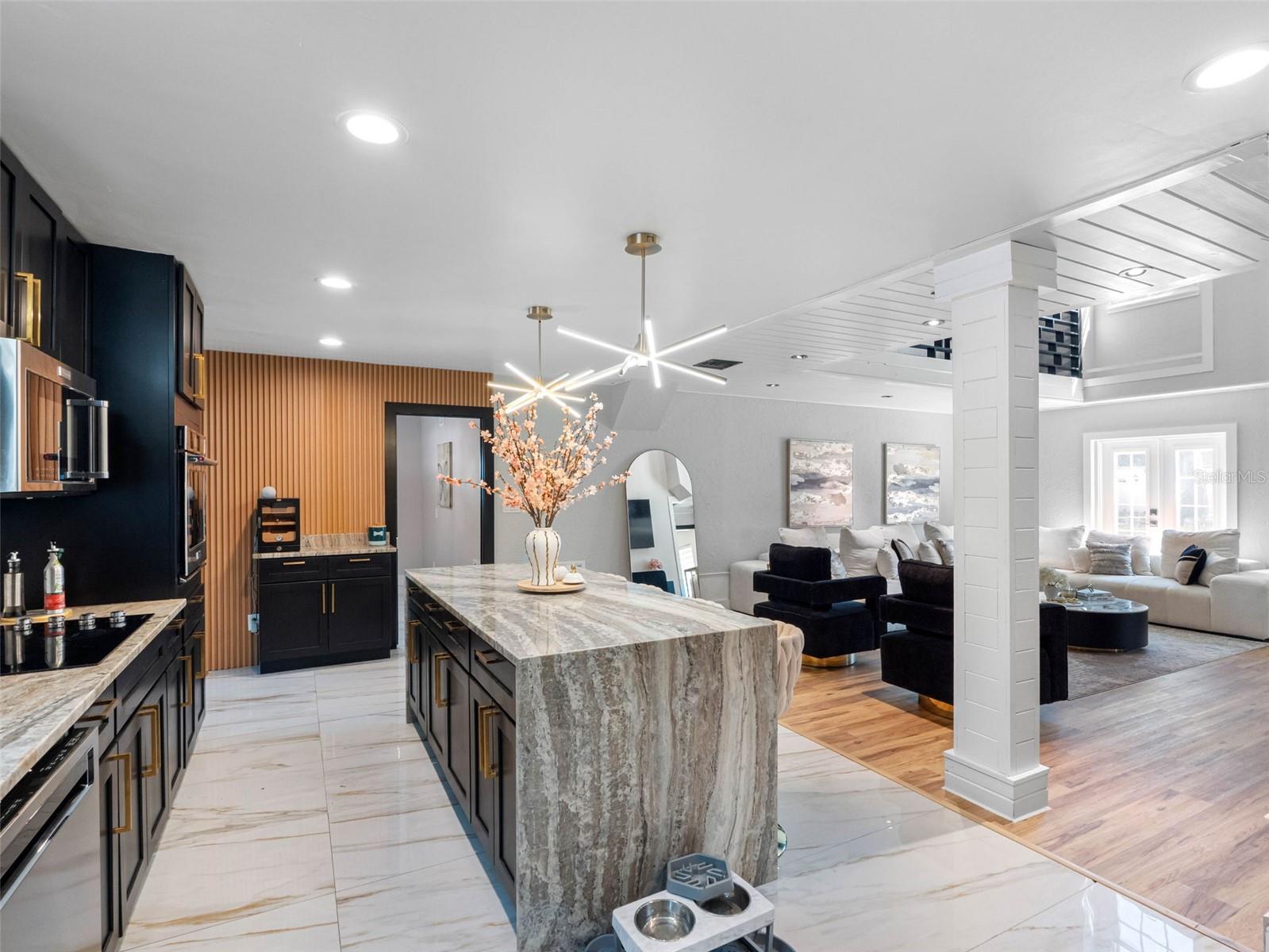 BEACH PARK ISLE SUB - Residential Lease