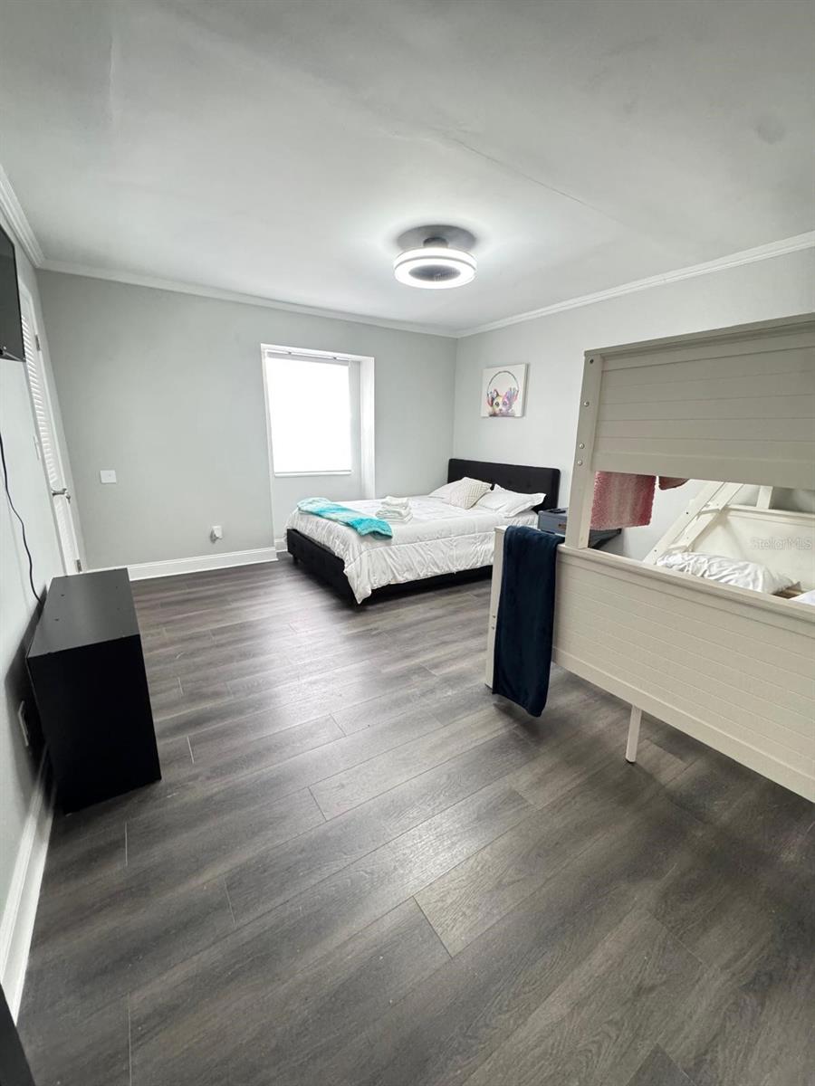 BEACH PARK ISLE SUB - Residential Lease