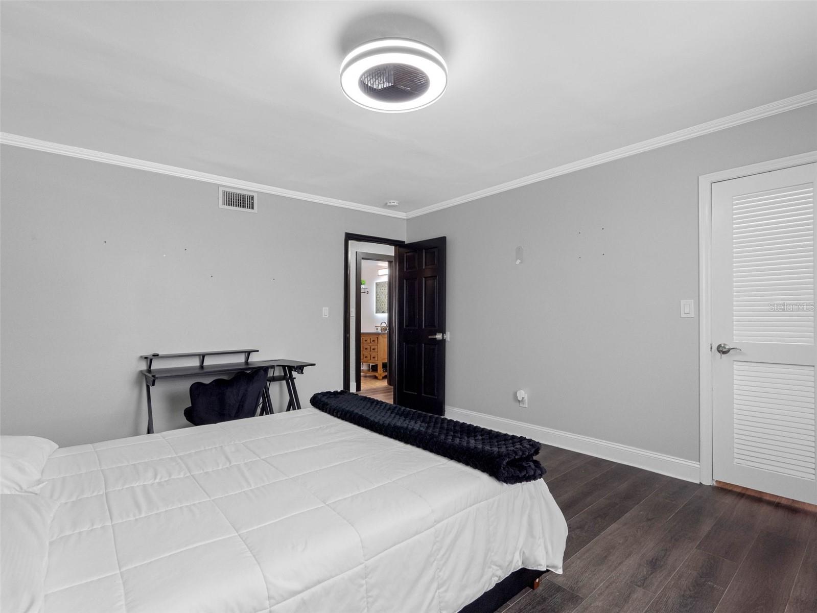 BEACH PARK ISLE SUB - Residential Lease