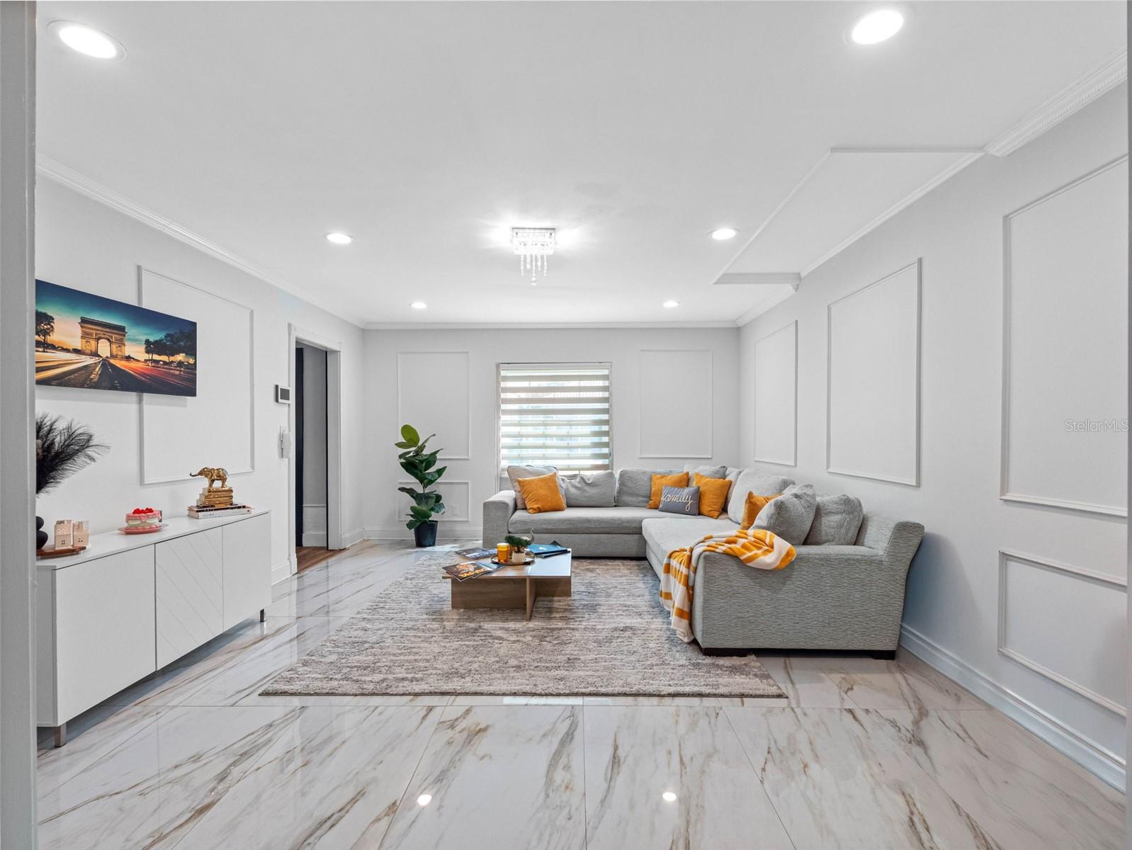 BEACH PARK ISLE SUB - Residential Lease