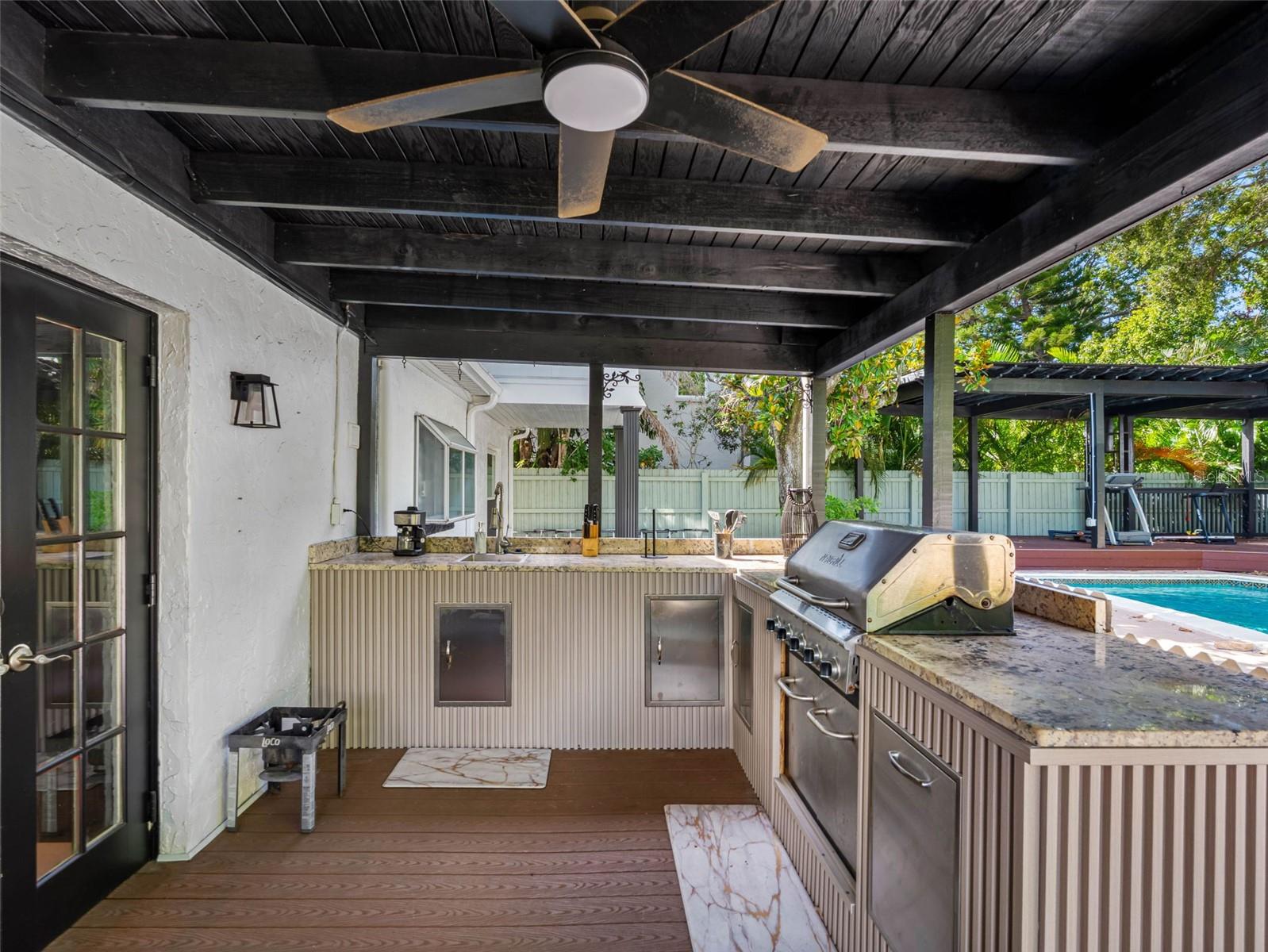 BEACH PARK ISLE SUB - Residential Lease