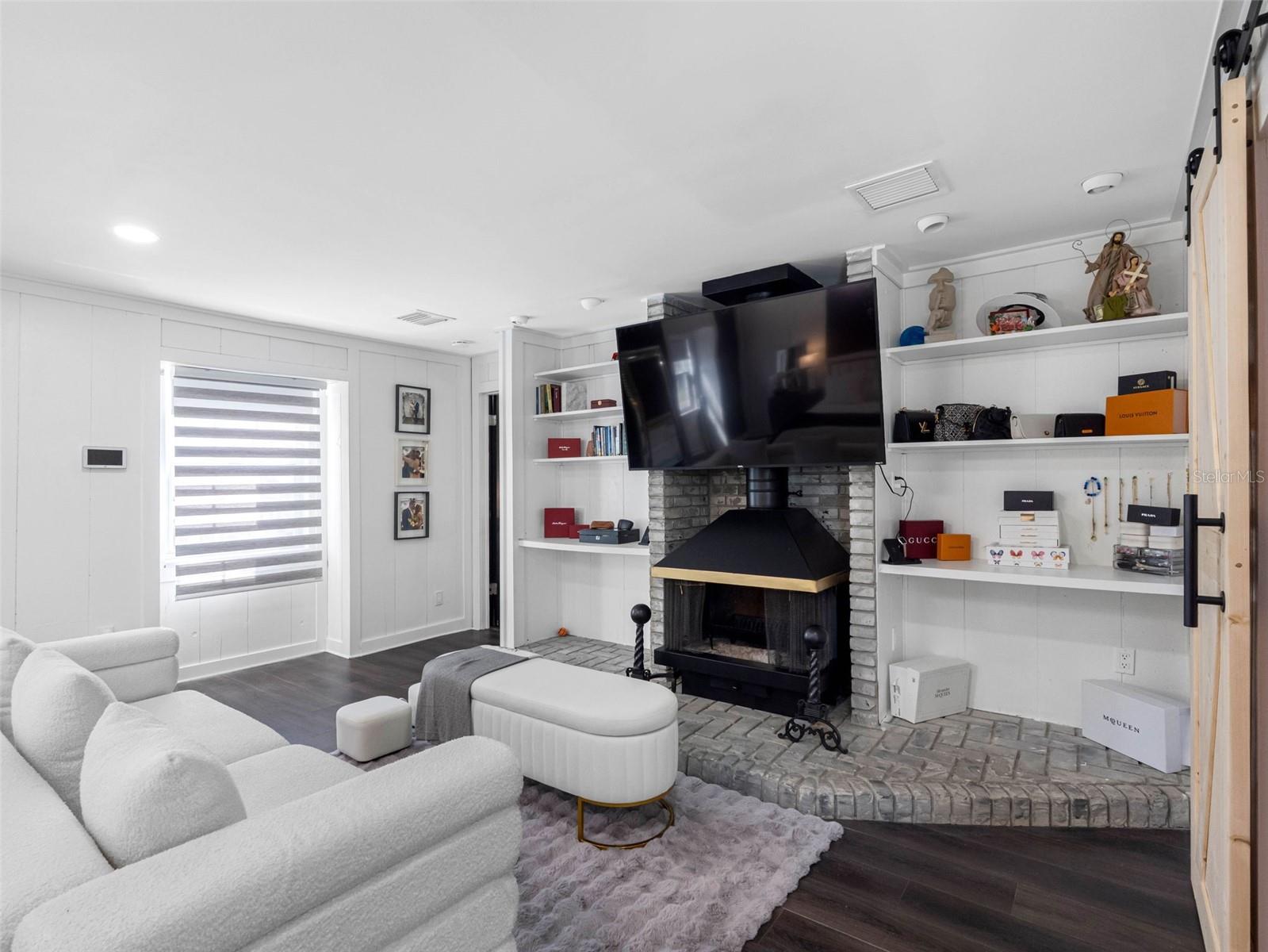 BEACH PARK ISLE SUB - Residential Lease