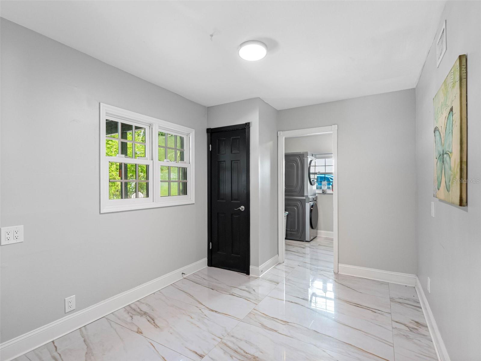 BEACH PARK ISLE SUB - Residential Lease