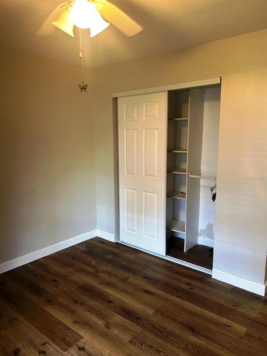 NORTH OAKS CONDO III - Residential Lease