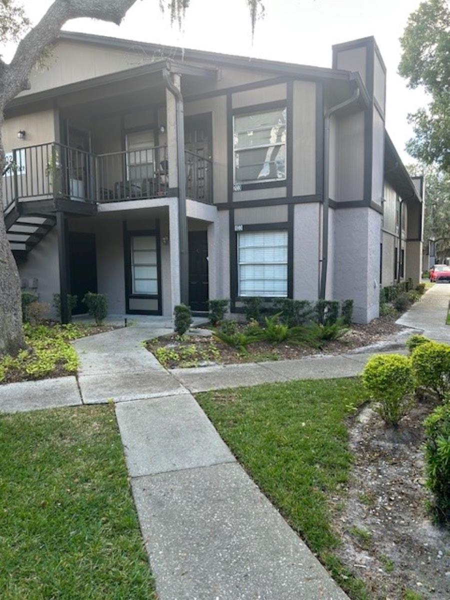 NORTH OAKS CONDO III - Residential Lease