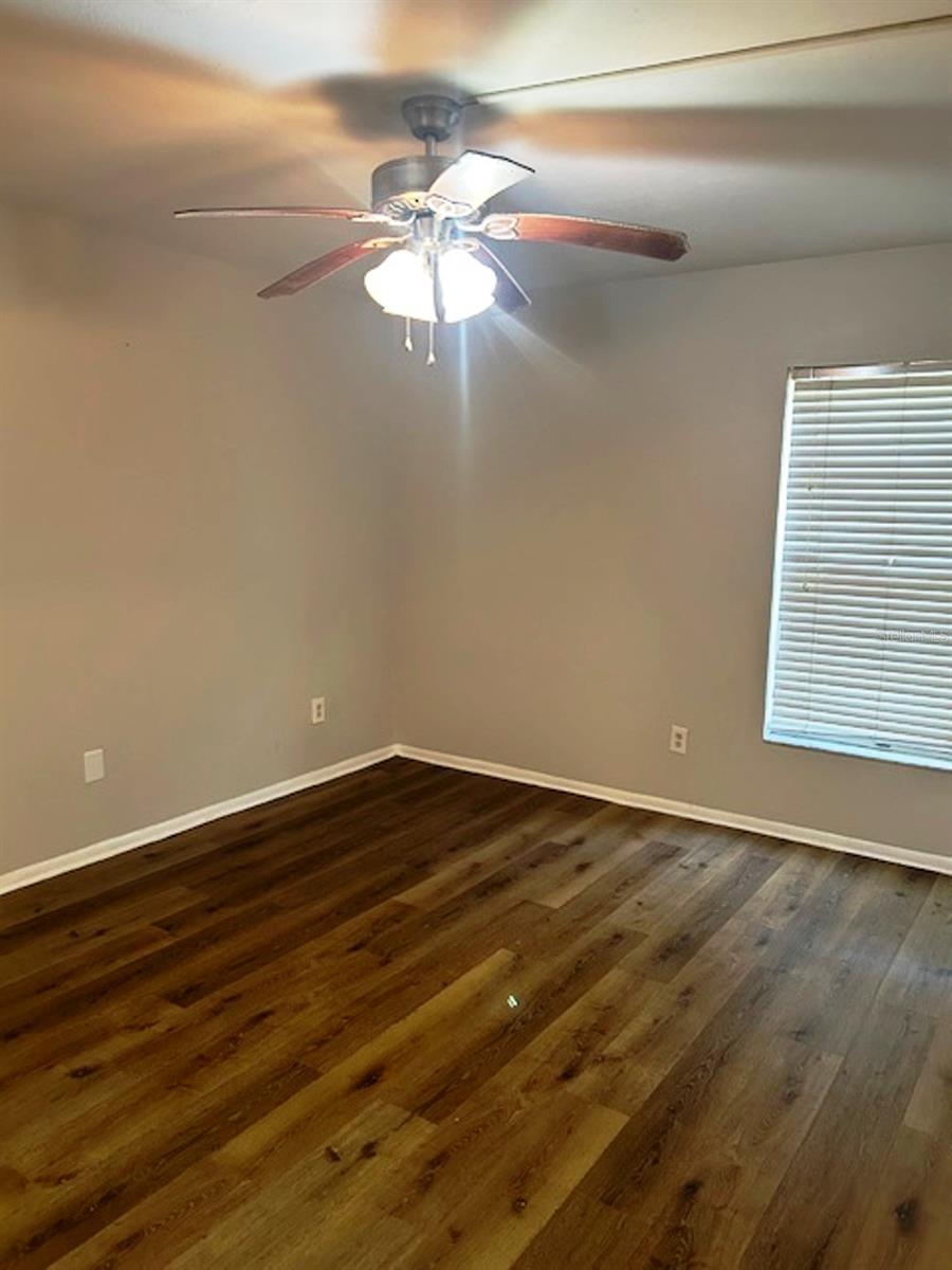 NORTH OAKS CONDO III - Residential Lease