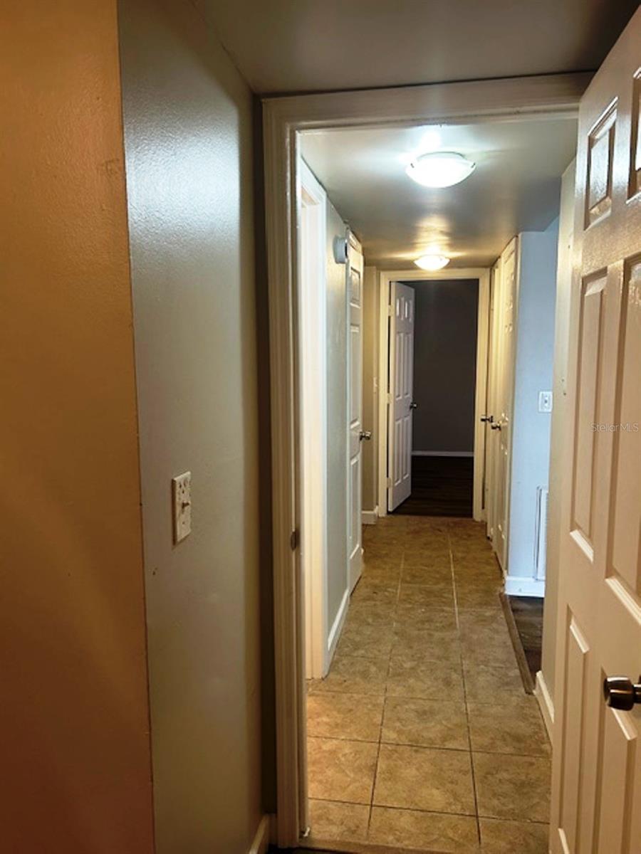 NORTH OAKS CONDO III - Residential Lease