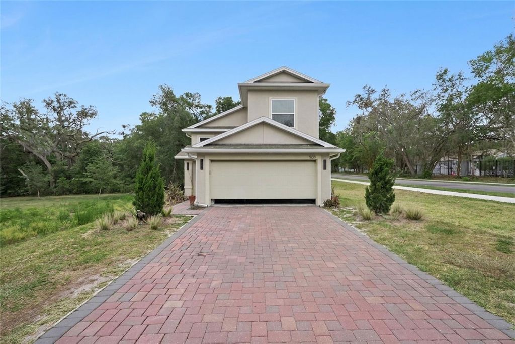 Photo of 500 E Euclid Avenue, Deland, FL 32724 (MLS # S5148925)