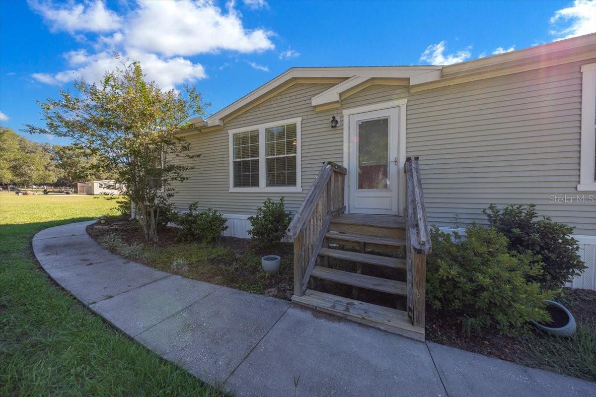 LAKE ELLA - Residential