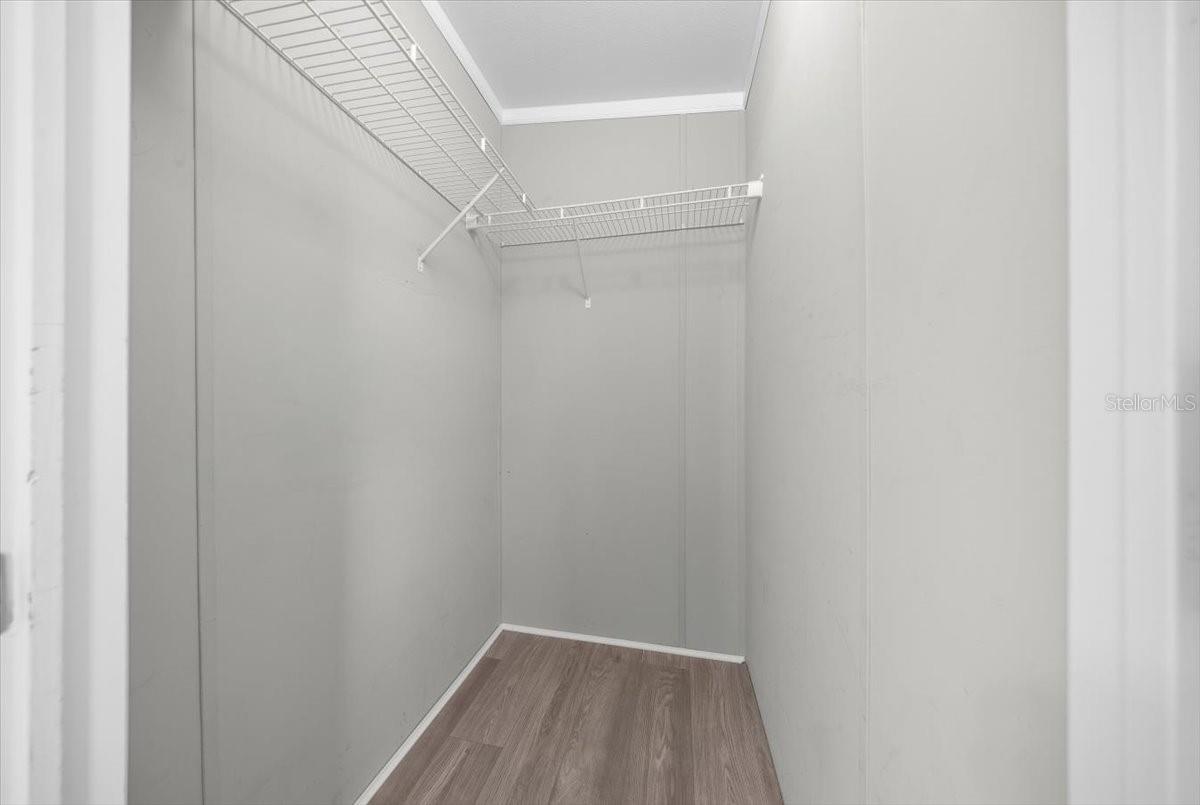 LAKE ELLA - Residential