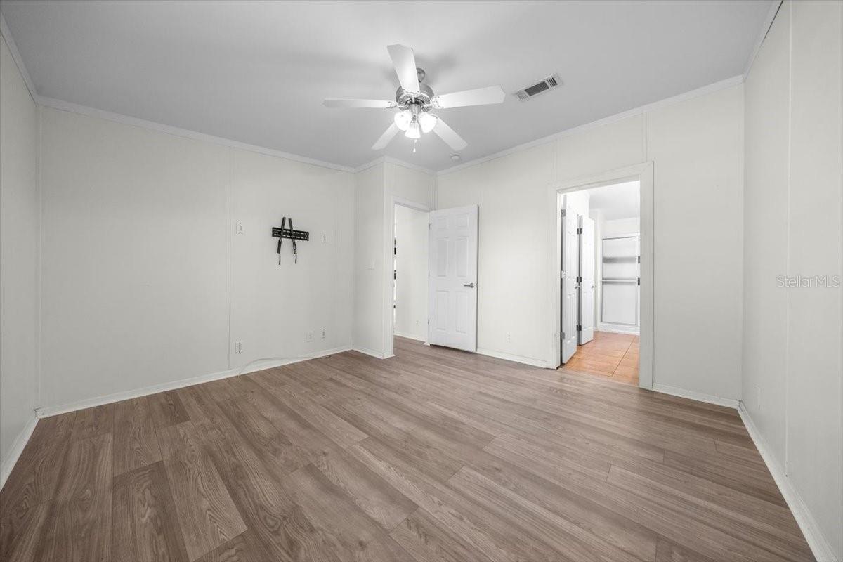 LAKE ELLA - Residential