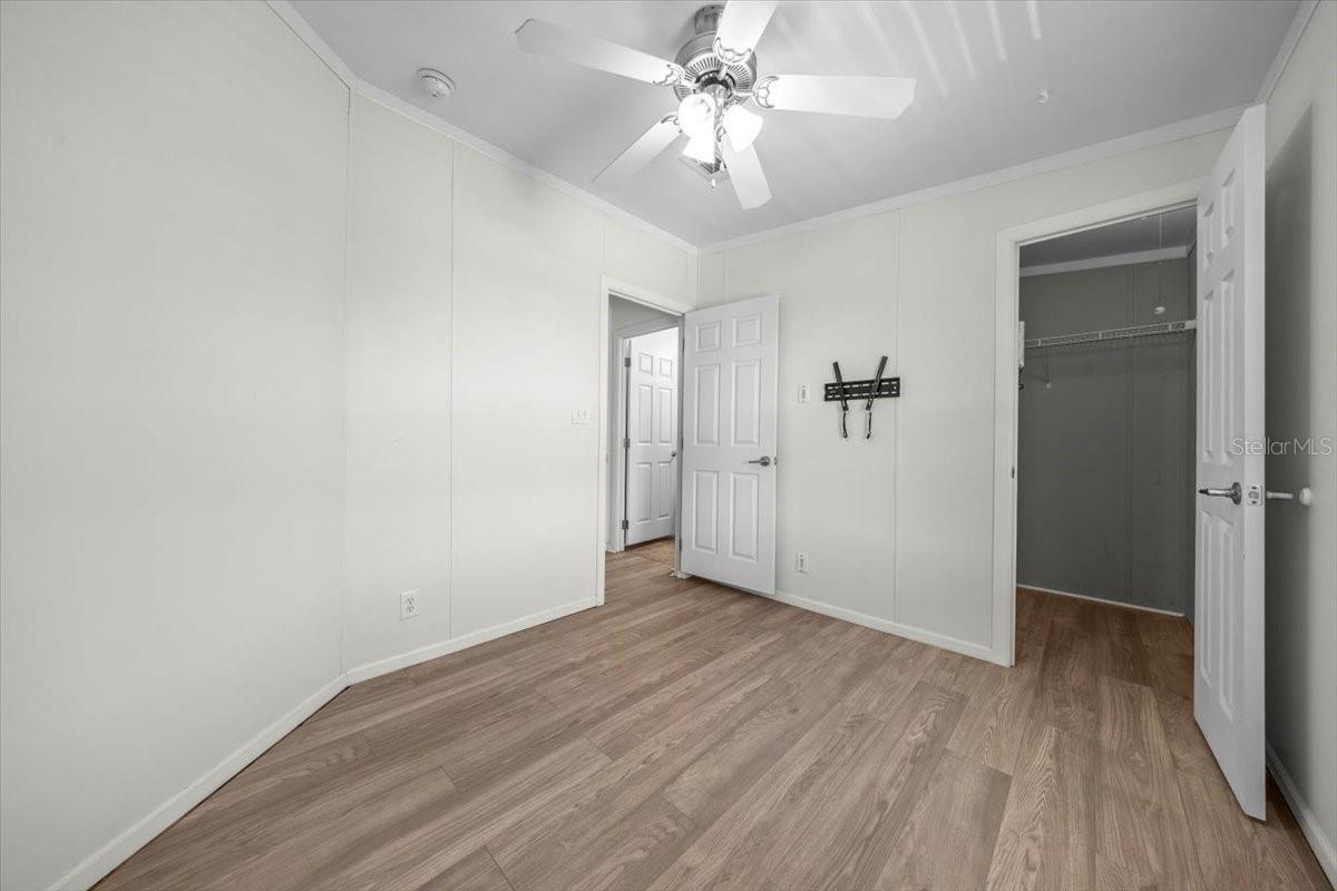 LAKE ELLA - Residential