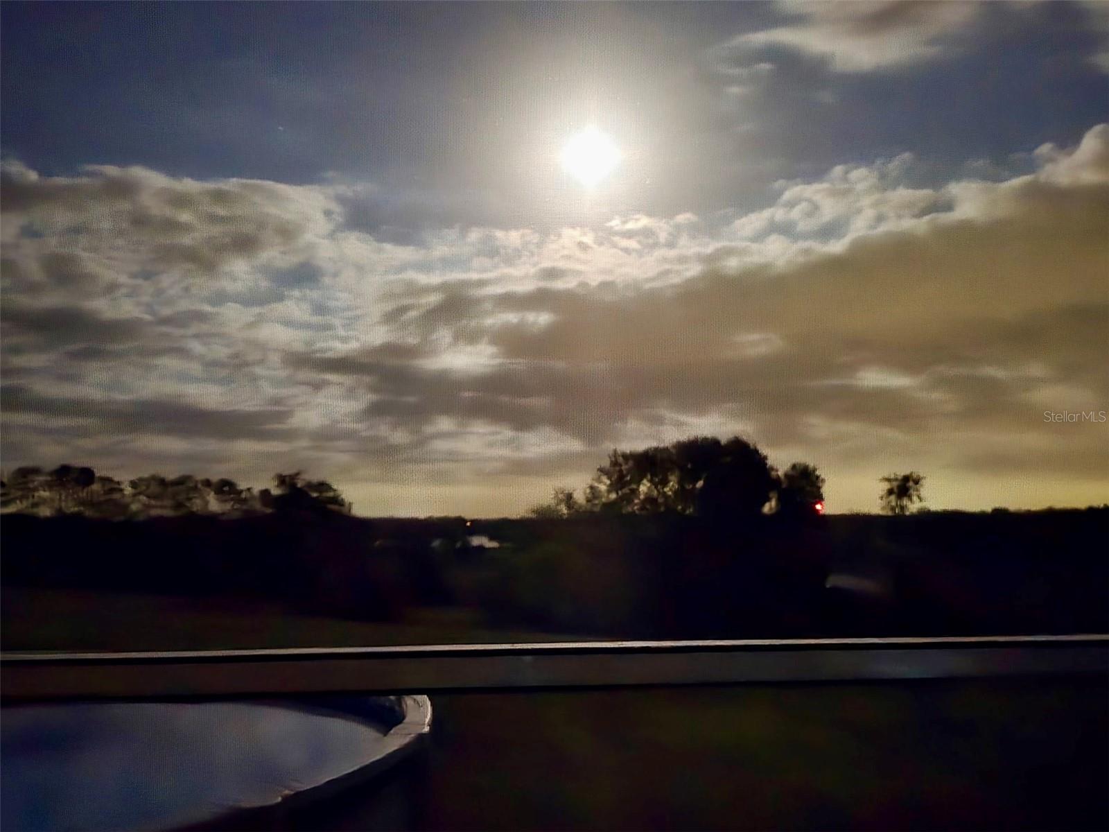 LAKE ELLA - Residential