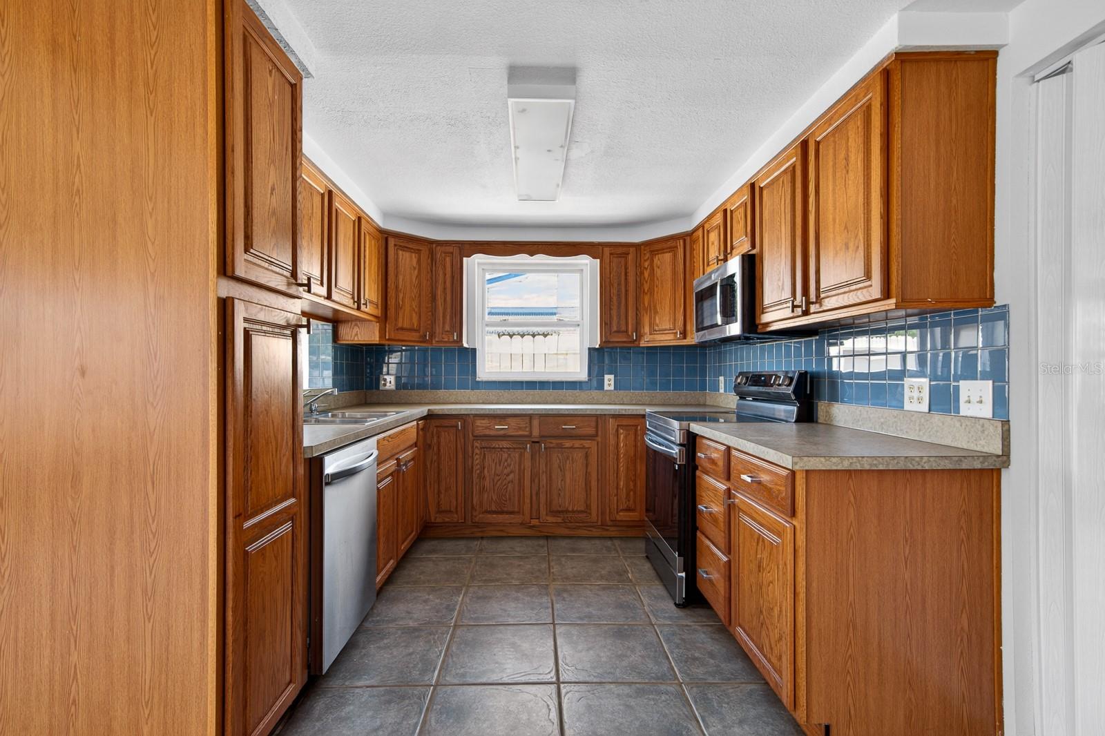 HOLIDAY GARDENS ESTATES - Residential