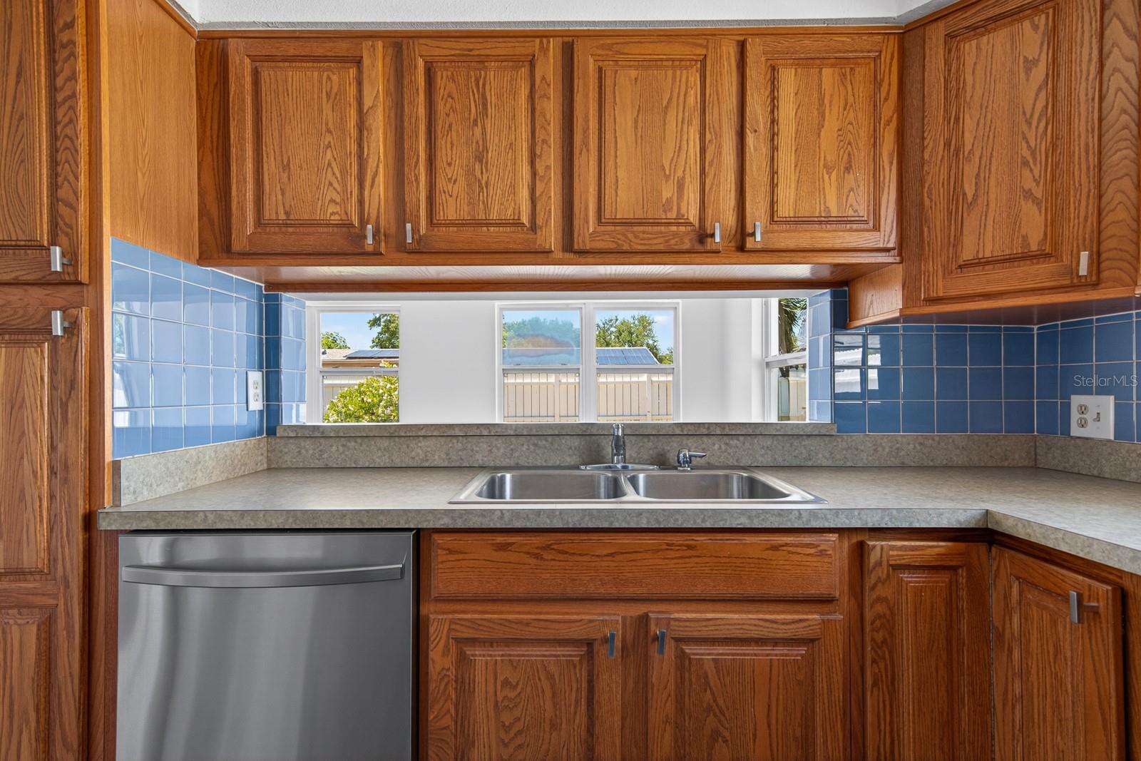 HOLIDAY GARDENS ESTATES - Residential