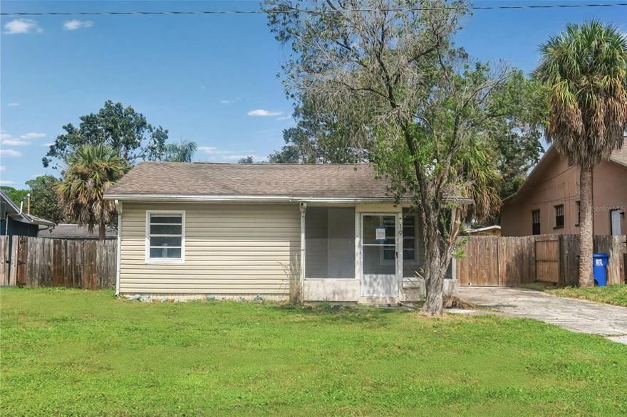 Investor Special! Needs updates and repairs, land value. House has flooded