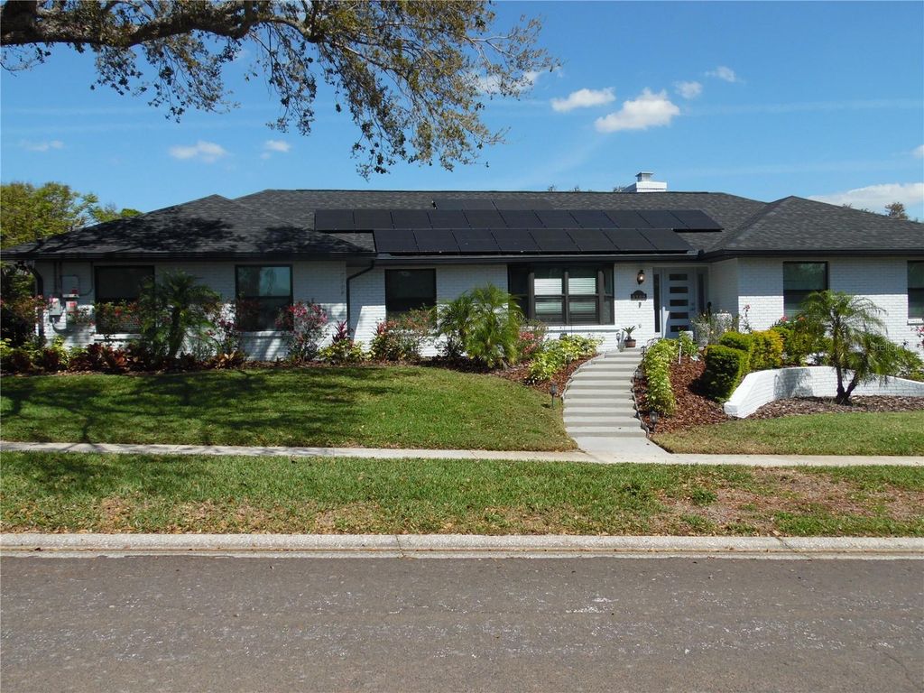 Photo of 2709 Fairway View Drive, Valrico, FL 33596 (MLS # TB8357224)