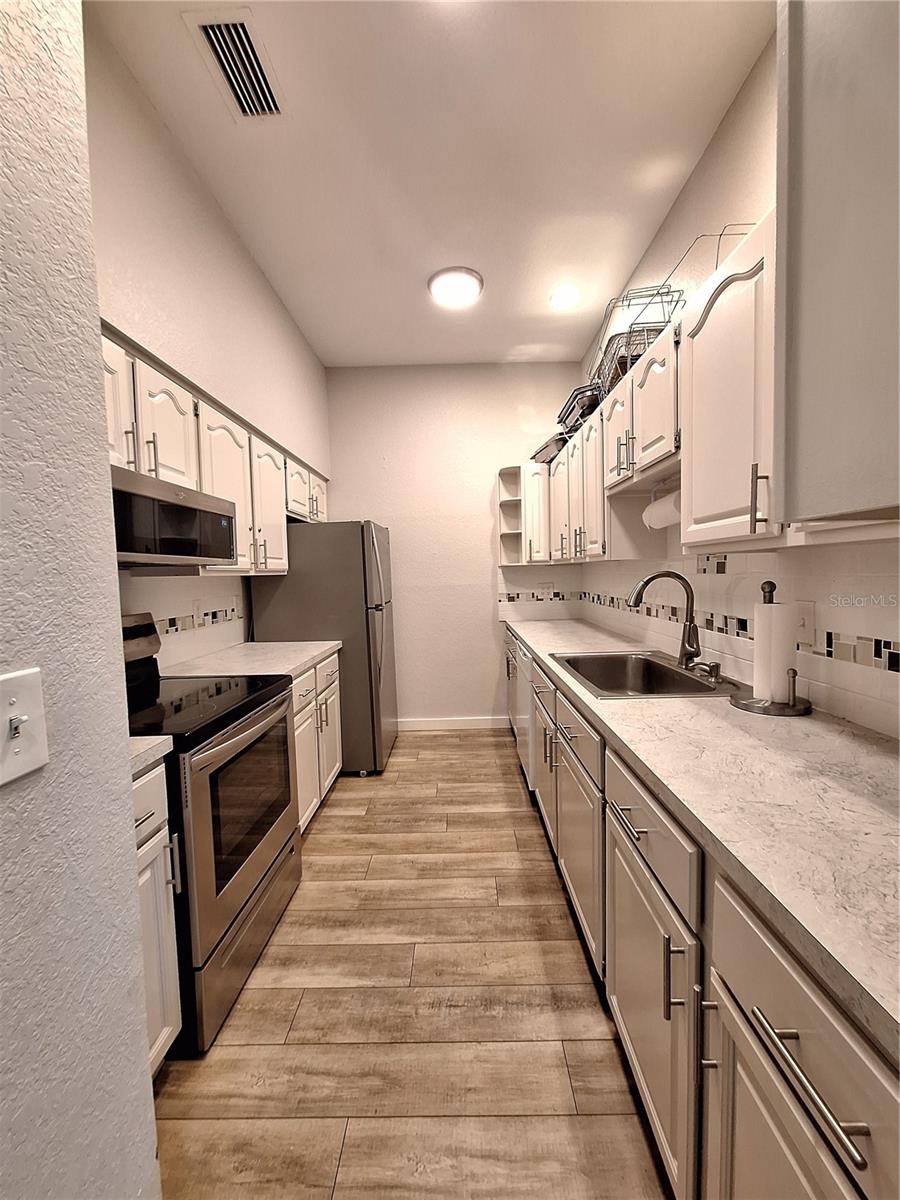 HIDDEN PINES PH 01 - Residential