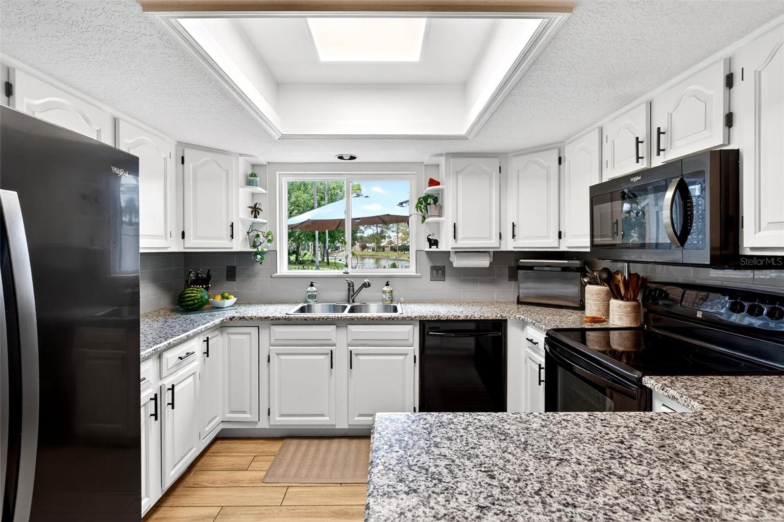 HIDDEN PINES PH 01 - Residential