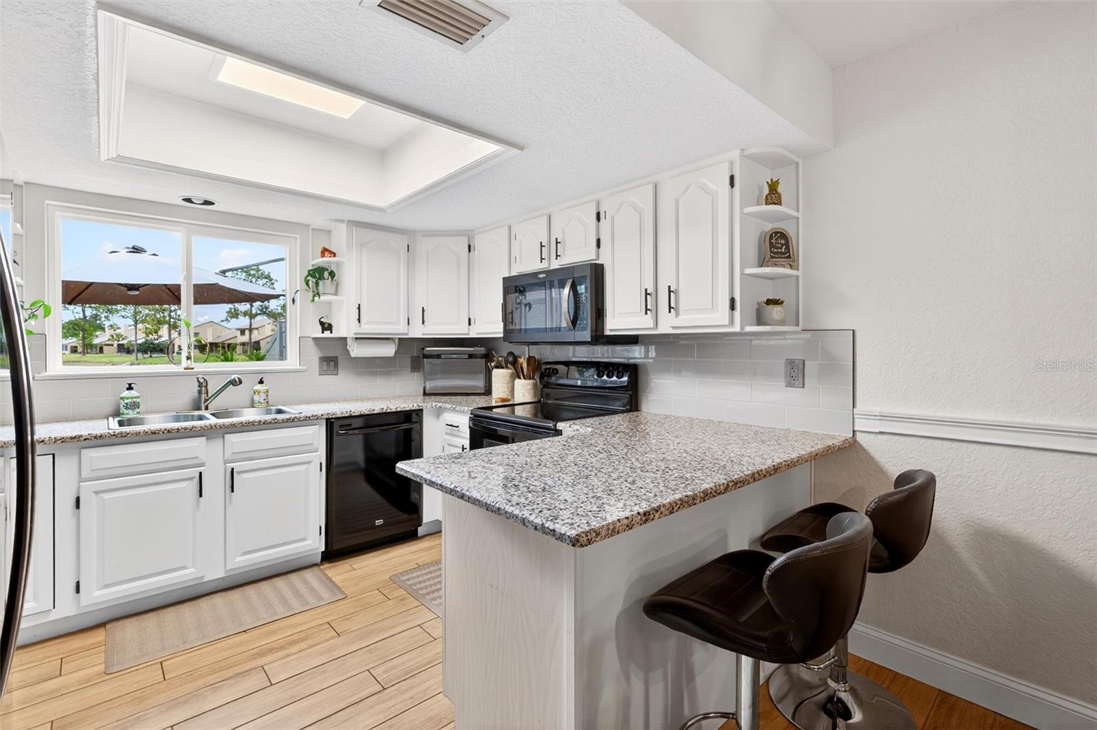 HIDDEN PINES PH 01 - Residential