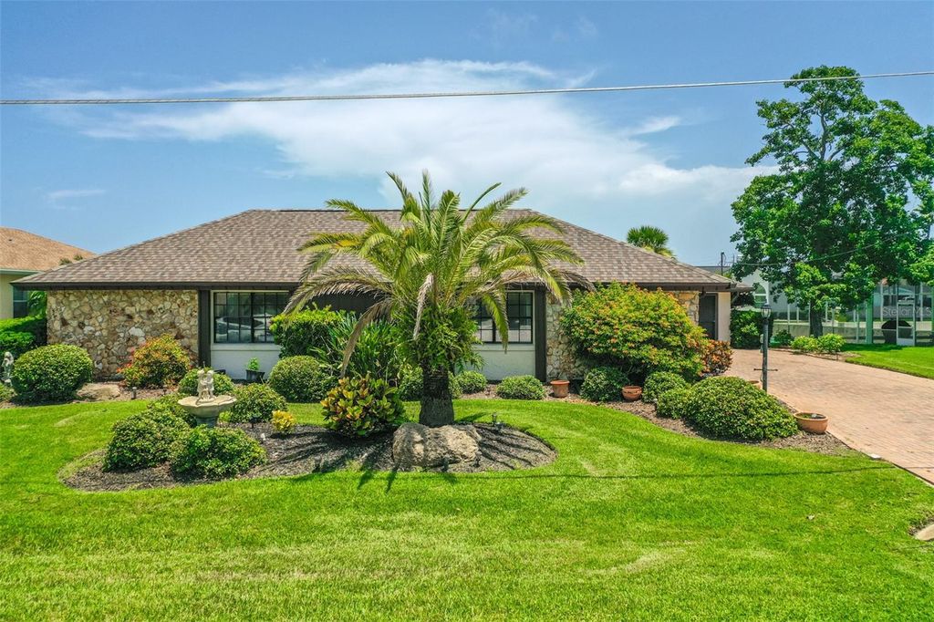 Photo of 6 Claridge Court N, Palm Coast, FL 32137 (MLS # FC311154)