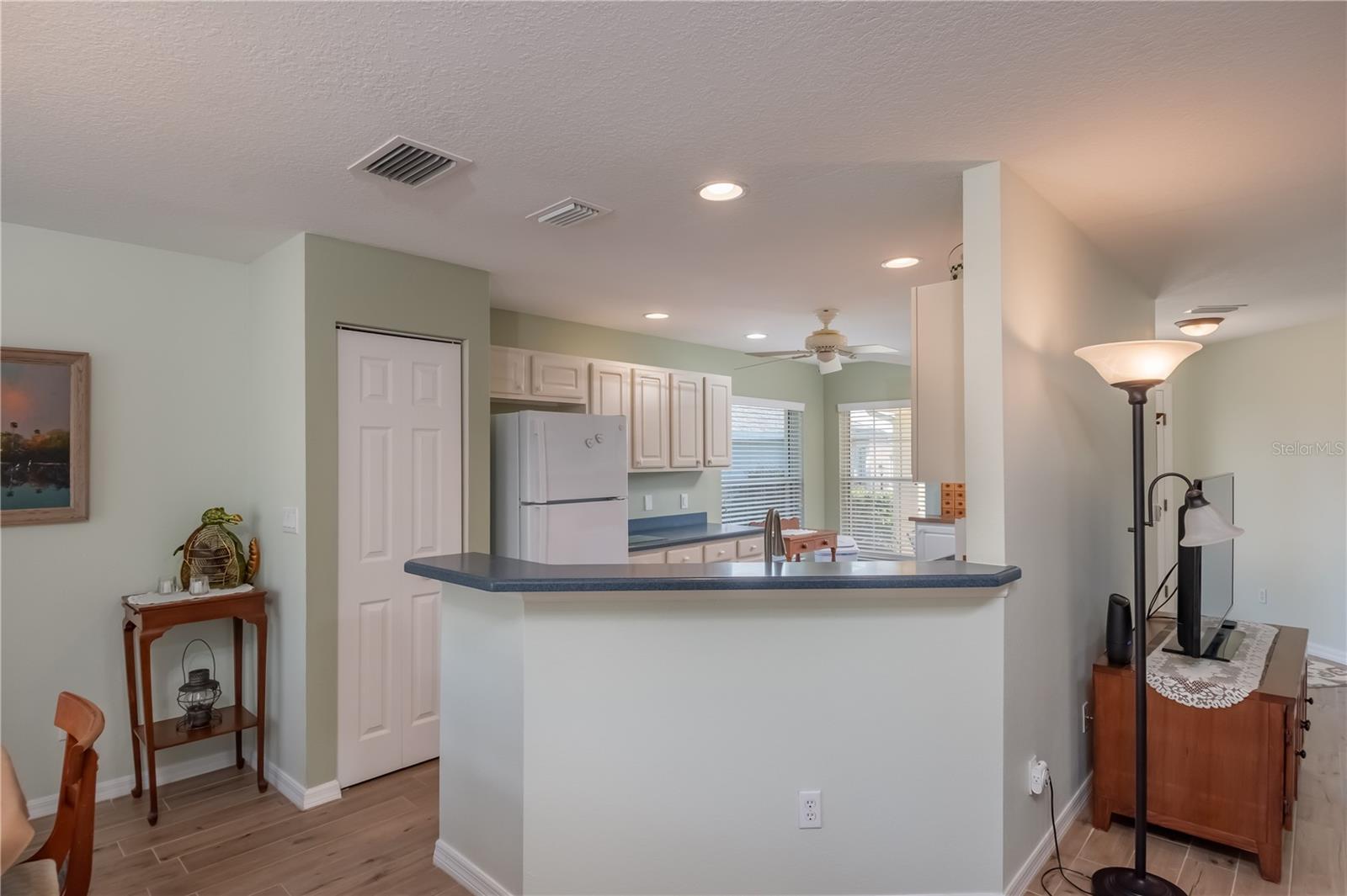 ON TOP OF THE WORLD - Residential