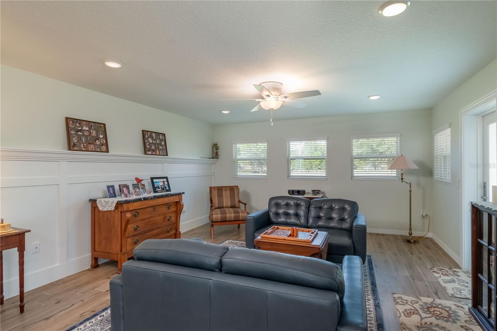 ON TOP OF THE WORLD - Residential