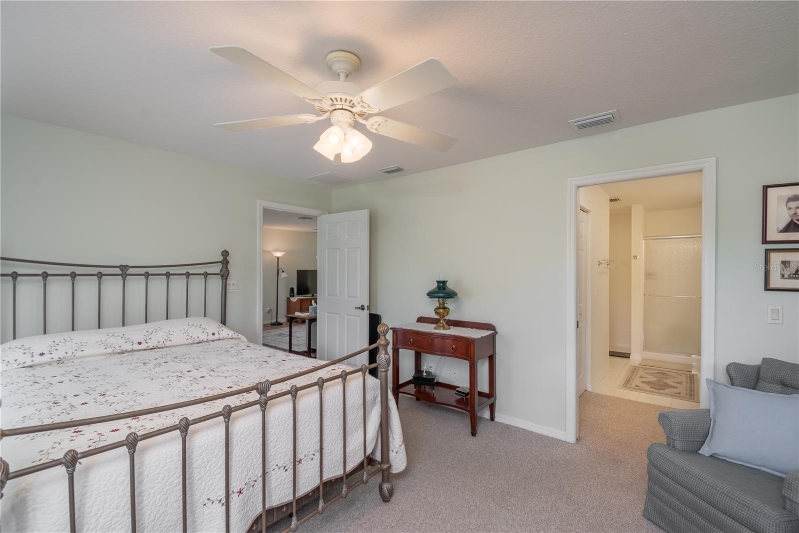 ON TOP OF THE WORLD - Residential