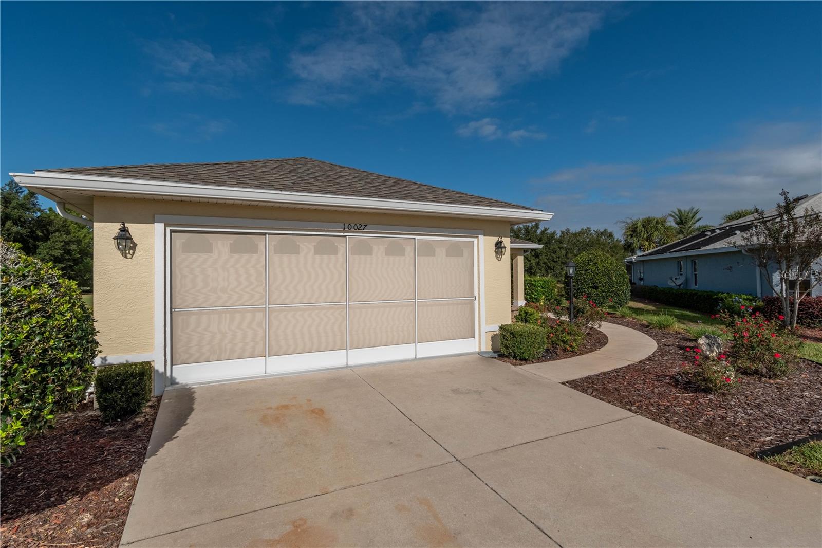 ON TOP OF THE WORLD - Residential