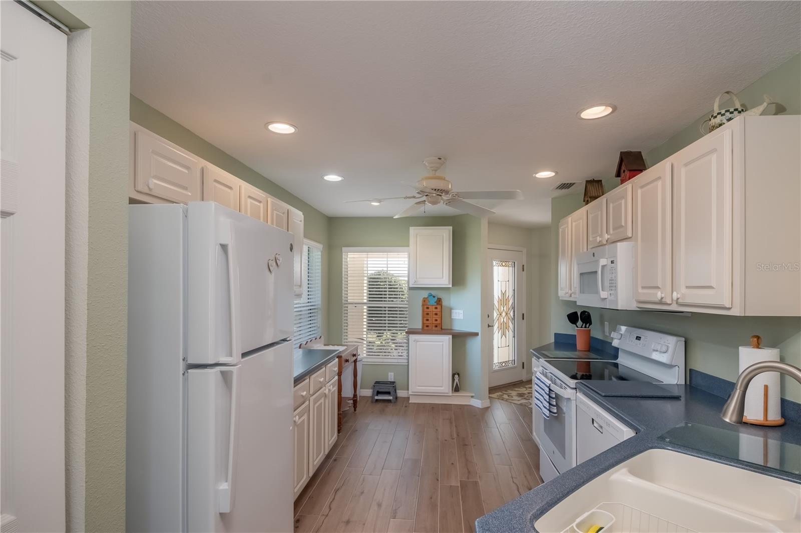 ON TOP OF THE WORLD - Residential