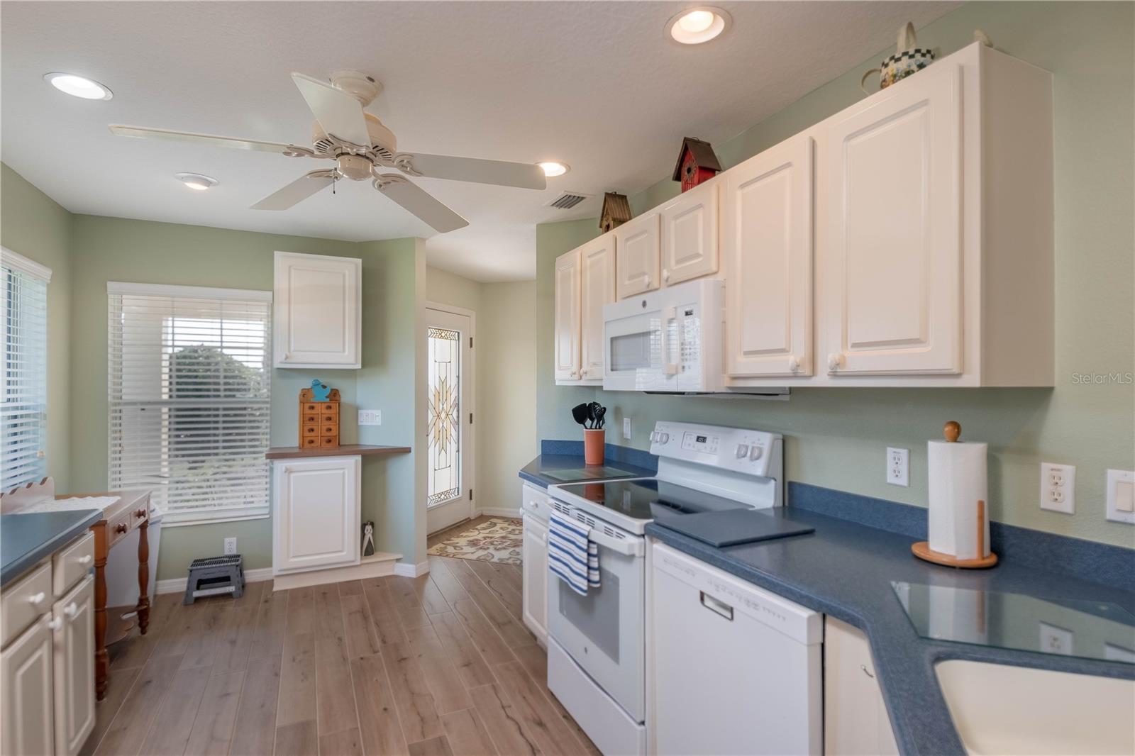 ON TOP OF THE WORLD - Residential