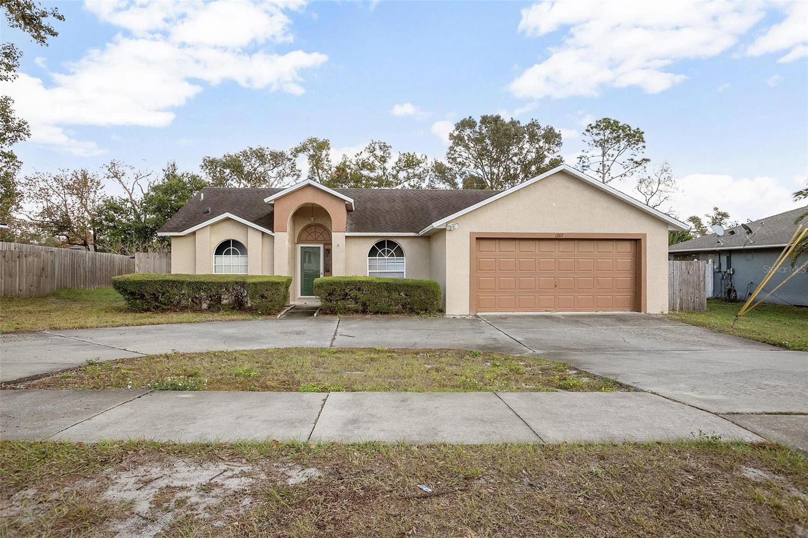 1267 SAXON BOULEVARD