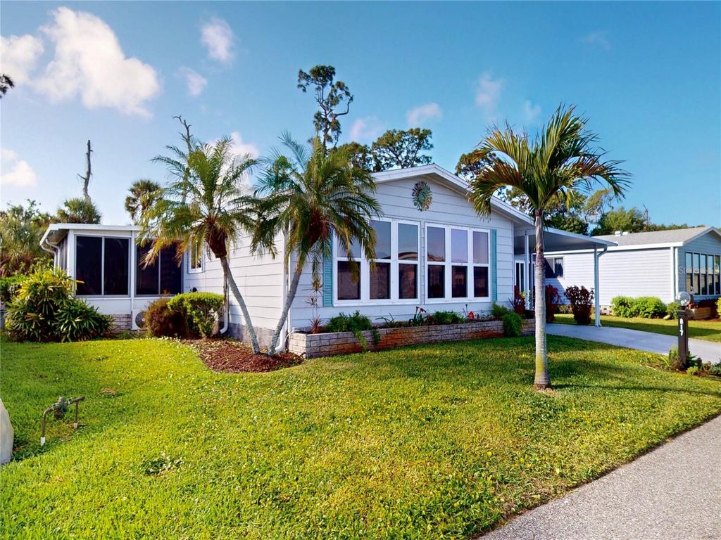 Photo of 817 Seabrook Drive, Englewood, FL 34223 (MLS # D6146877)